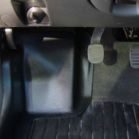 Накладки на ковролин передние "АртФорм" для Renault Duster (2011-2015 г.в.) 2 штуки купить недорого с доставкой в Бердск