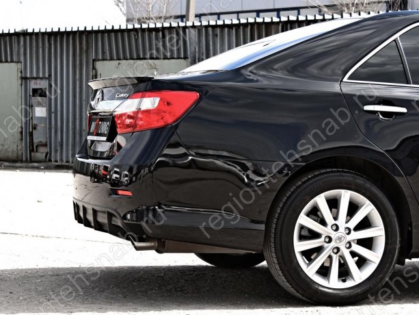 Диффузор заднего бампера var №2 (текстурный пластик) для Toyota Camry XV50 (2012-2014) купить недорого с доставкой в Бердск