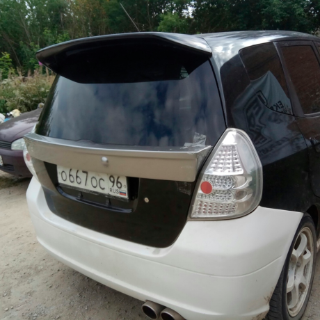 Средняя накладка на 5 дверь для Honda Fit GD купить недорого с доставкой в Бердск