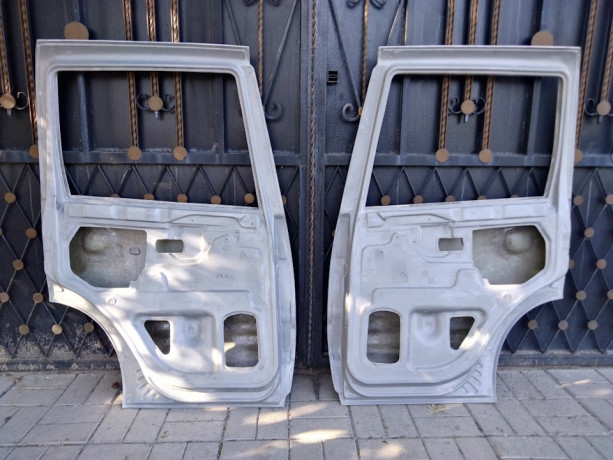 Комплект задних стеклопластиковых дверей для B@3 2123 "Chevrolet Niv@" купить недорого с доставкой в Бердск